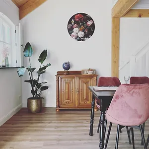 Noxem Apartment